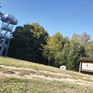 Kráľova studňa – rozhľadňa a útulňa nad Lenartovom